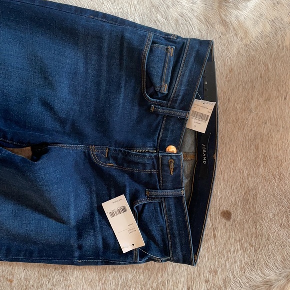 J Brand - NWT - size 26 - ‘Betty’ mid-Rise boot cut - starlight wash - Picture 3 of 5